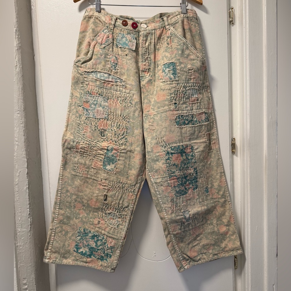 Magnolia Pearl Printed Denim Carpenter Style Crop pants